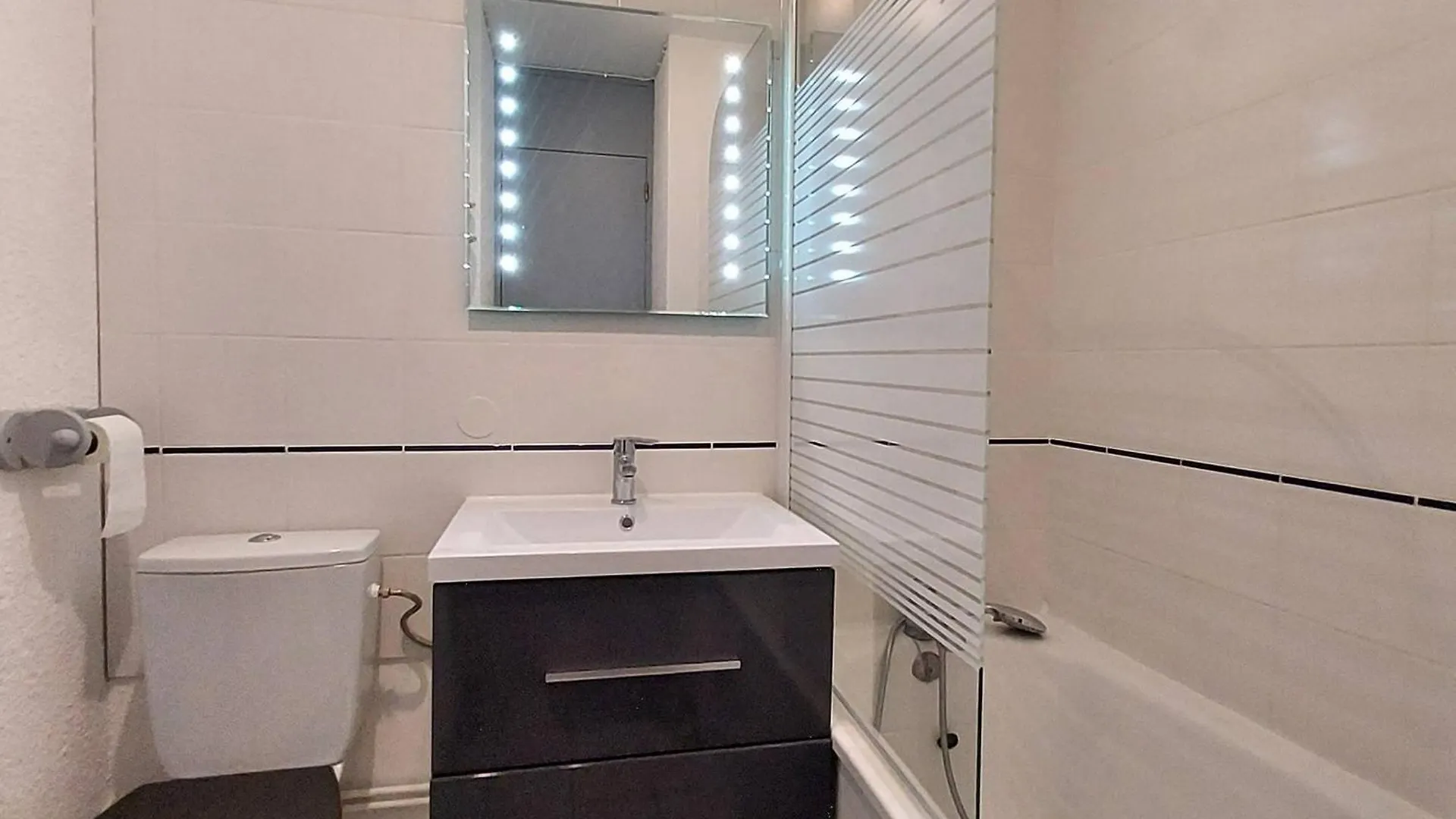Studio Cosy Pour 2 Personnes Avec Balcon A La Plagne, Proche Pistes - Fr-1-353-109 Apartment